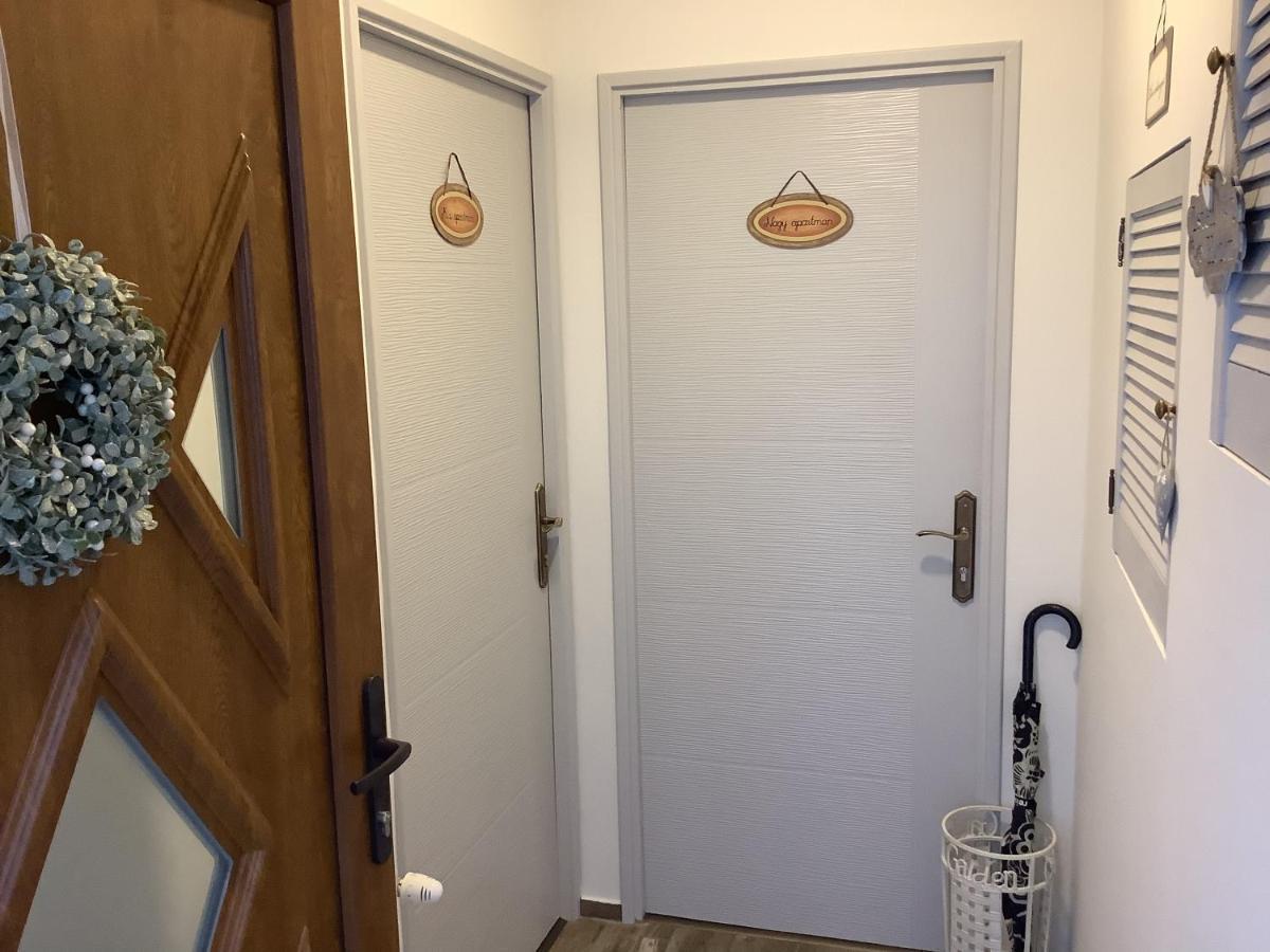 Ezuest Boroka Apartman Eger Eksteriør billede